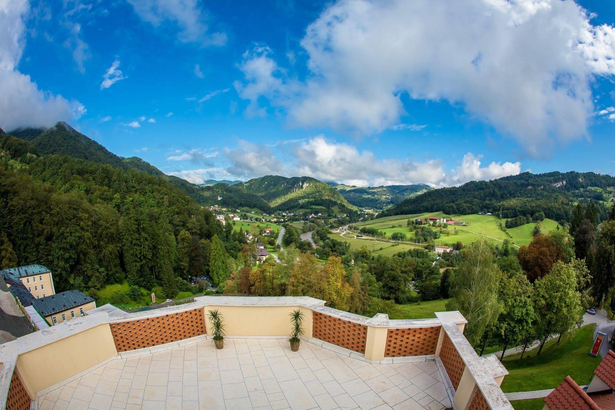 Hotel Rimski Dvor - Rimske Terme Rimske Toplice Buitenkant foto