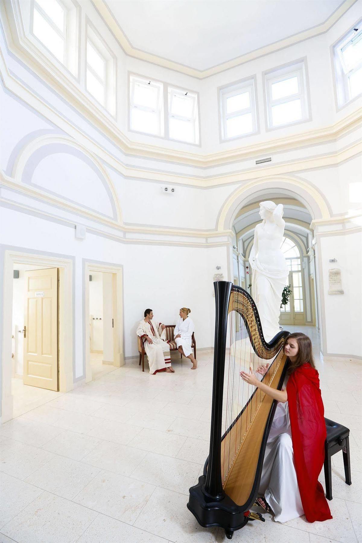 Hotel Rimski Dvor - Rimske Terme Rimske Toplice Buitenkant foto